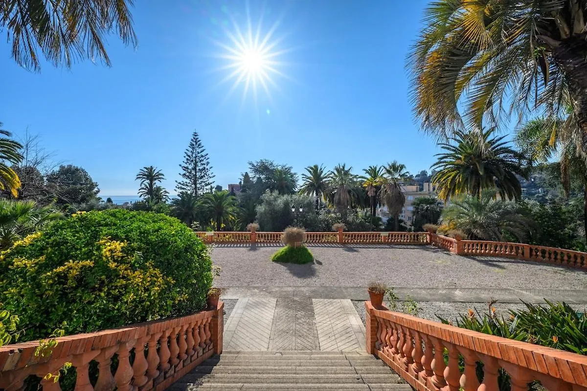 Riviera Palace - Vue Sur La Mer - Parking Prive Mentona